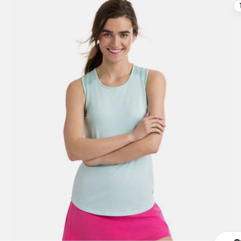 Vineyard Vines Performance Mesh Tank in Mint - EUC - M